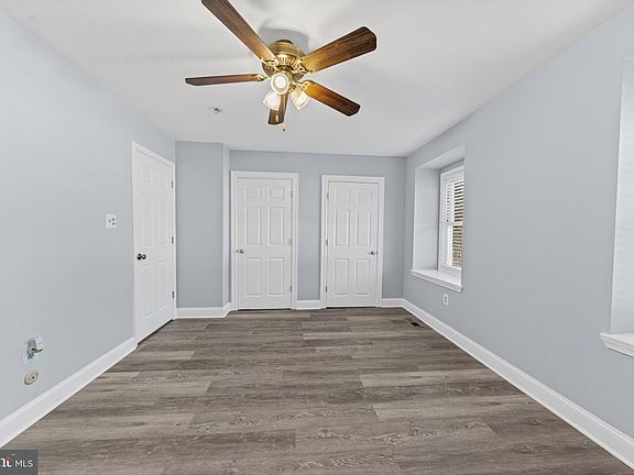 3rd image of 1016 Waterside Ct
