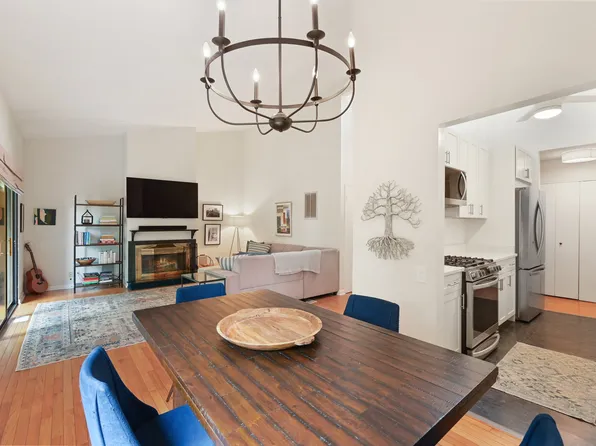 10 Cook Close, Ridgefield, CT 06877