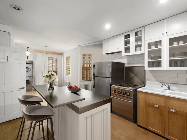 626 E 9th St APT 3R, Manhattan, NY 10009