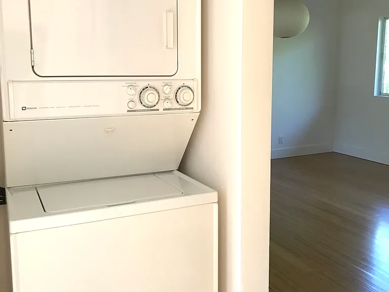 Washer / Dryer in Unit