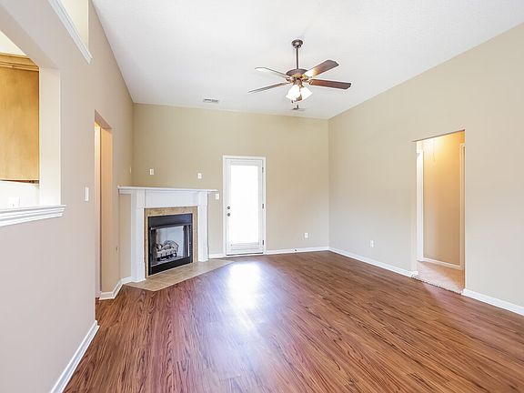 3rd image of 7916 Ridgedale Dr