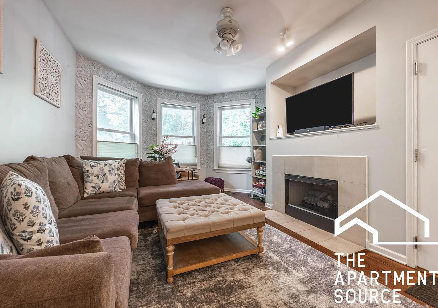 3 bed, 2300 sqft, $4,250 — Photo 1