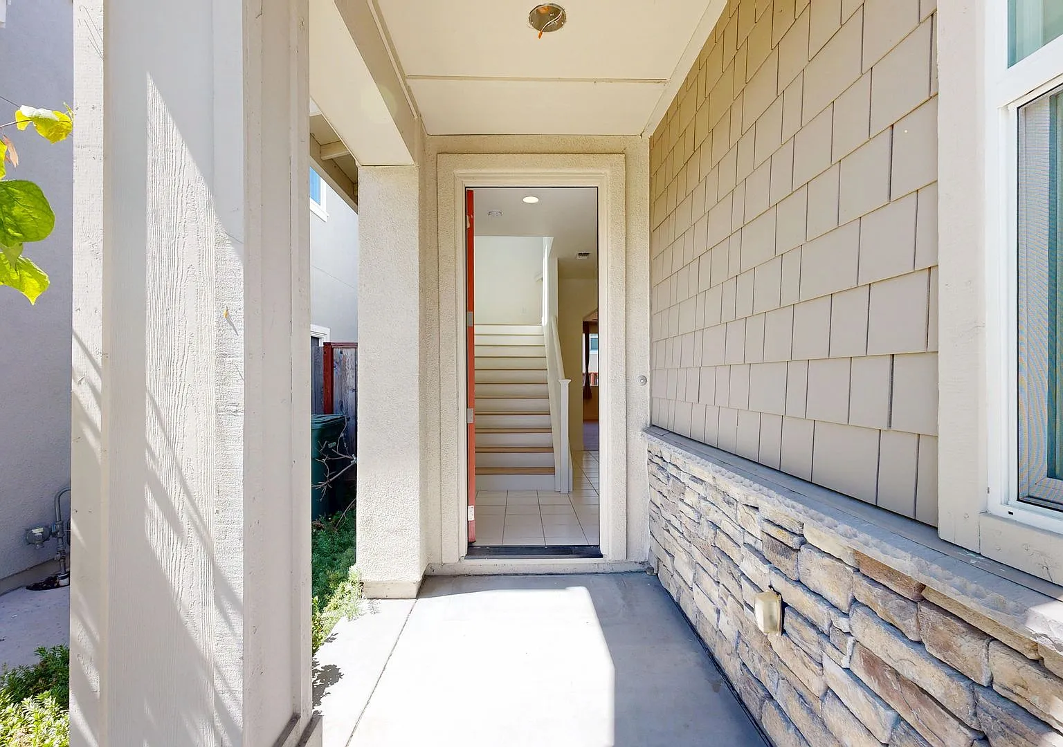 Bright Four Bedroom Three Bathroom Two Story Single Family Home — Photo 4