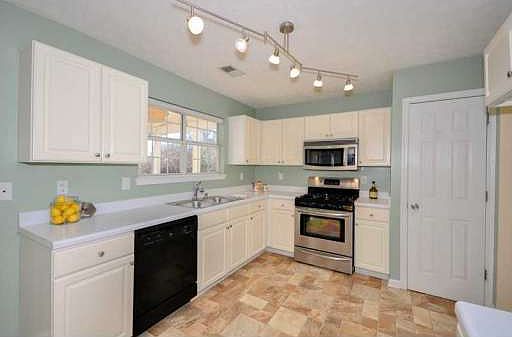 3rd image of 1155 Primrose Dr