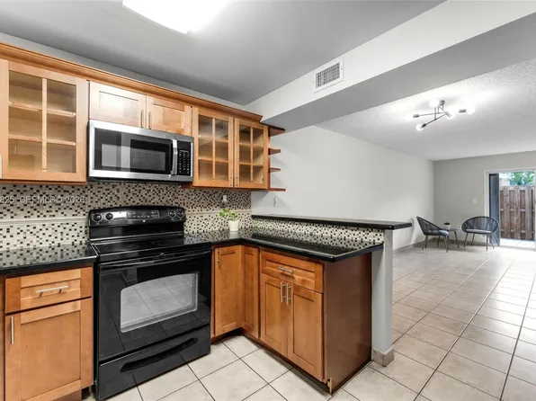 14907 SW 80th St APT 115, Miami, FL 33193