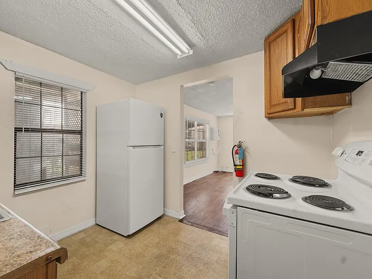 3370 45th Pl — Photo 30