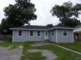 2204 N 16th St, Orange, TX 77630