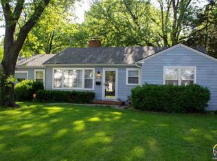 1115 SW Macvicar Ave, Topeka, KS 66604