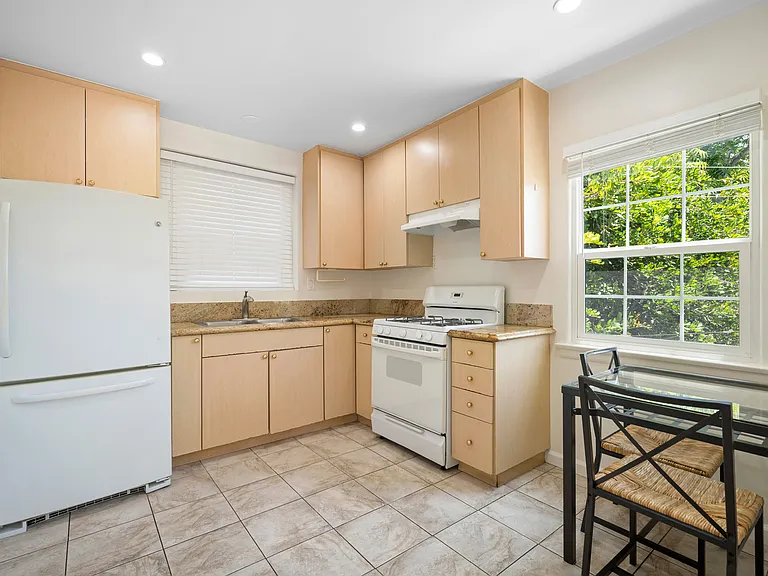 720 W California Ave #B — Photo 9