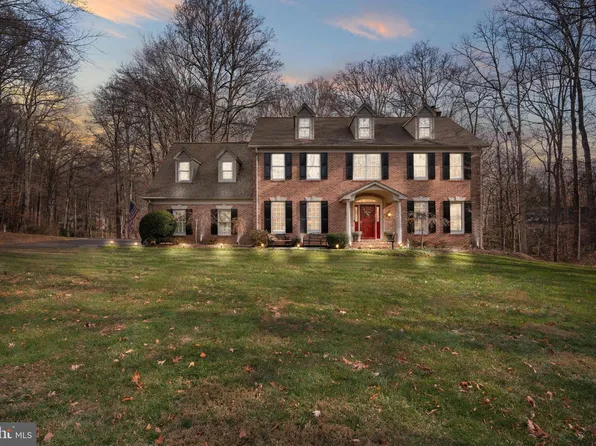 6698 Colonnades Dr, Warrenton, VA 20187