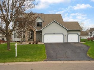1803 Bowsens Ln, Woodbury, MN 55125