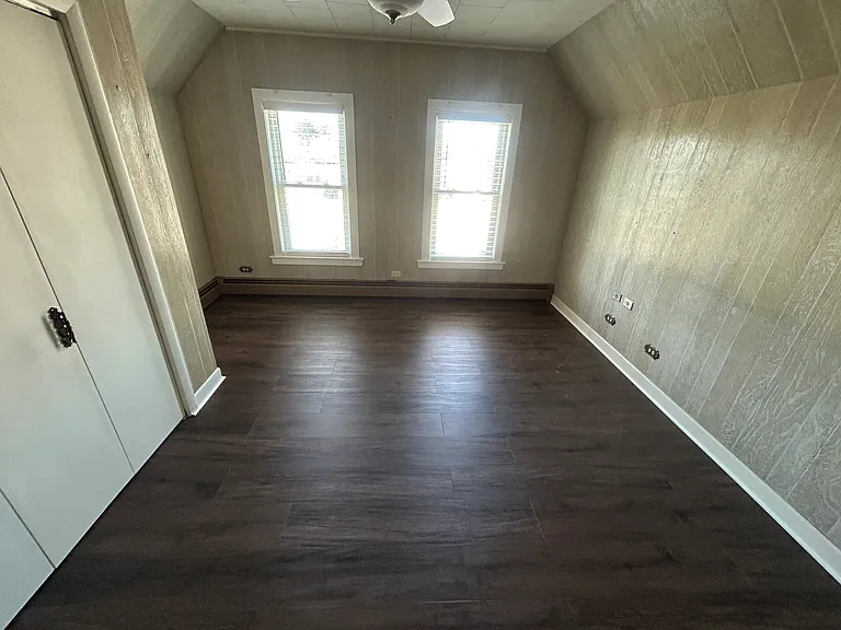 219 Mammoth Rd #1 — Photo 2