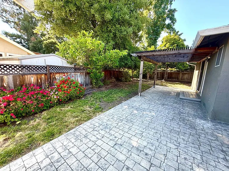 785 Duke Cir — Photo 37