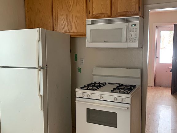 3rd image of 3330 Thomas Ave N