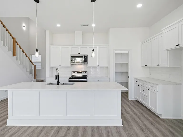 111 Capetown Way — Photo 10