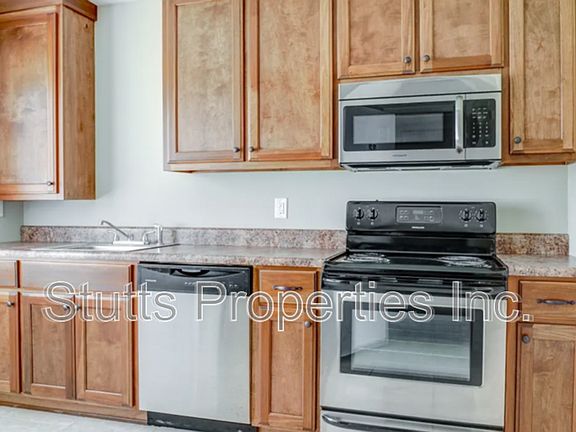 2nd image of 1246 Graham Ave Unit 21