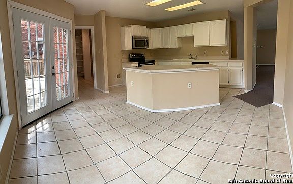 5th image of 9819 Kenbridge Dr