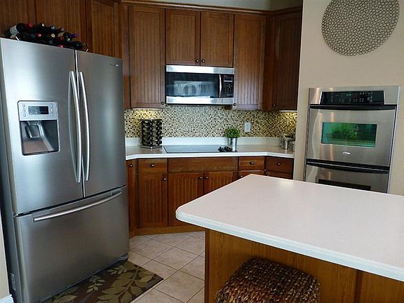 5th image of 414 Old Willow Ct