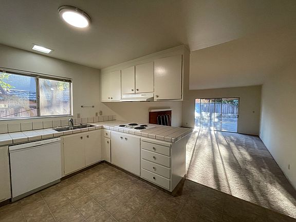 5th image of 6403 Vegas Dr