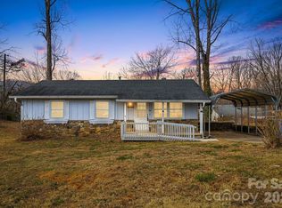 18 Compton Dr, Asheville, NC 28806
