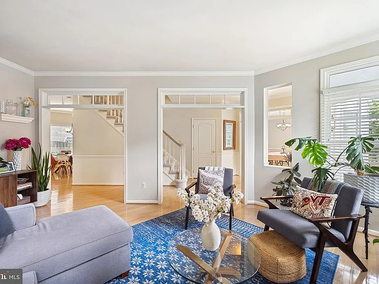 2207 Frank St — Photo 13