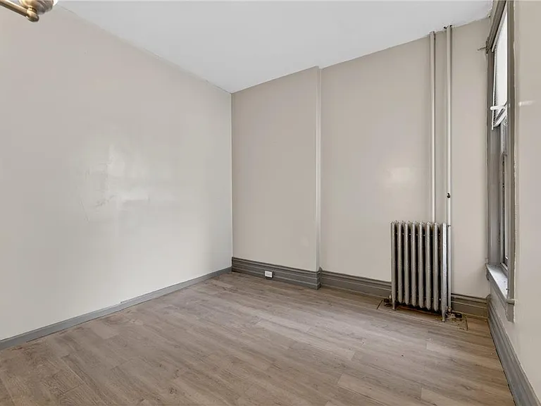 1139 W Linden St — Photo 9