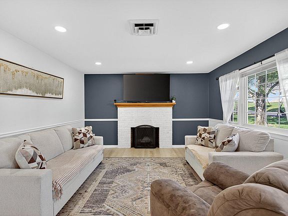 3rd image of 5092 Dogwood Dr
