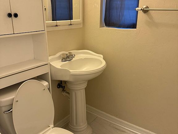 2nd image of 121 S Naranja Ave