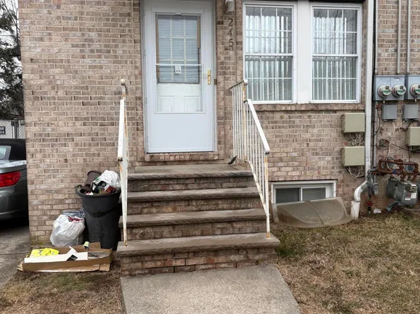 245 Livingston Ave, Staten Island, NY 10314