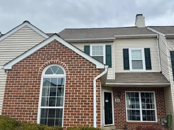 10 Village Dr, Schwenksville, PA 19473