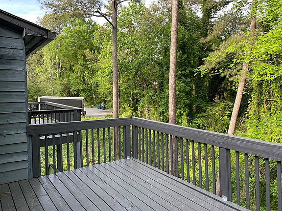 3rd image of 2901 Lakemont Dr SW