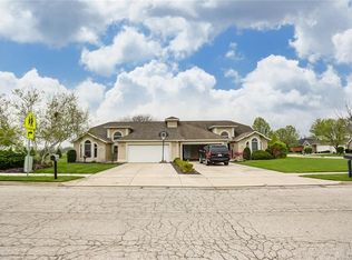 1900 Indian Ridge Dr, Piqua, OH 45356