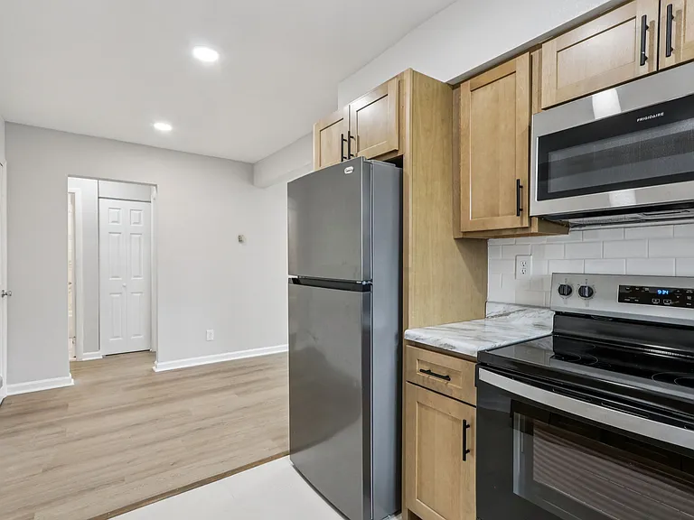 Galloway Court Apartments — Photo 7