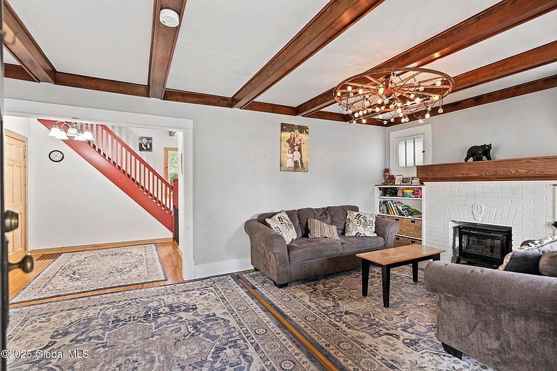 5th image of 28 Phillips Avenue