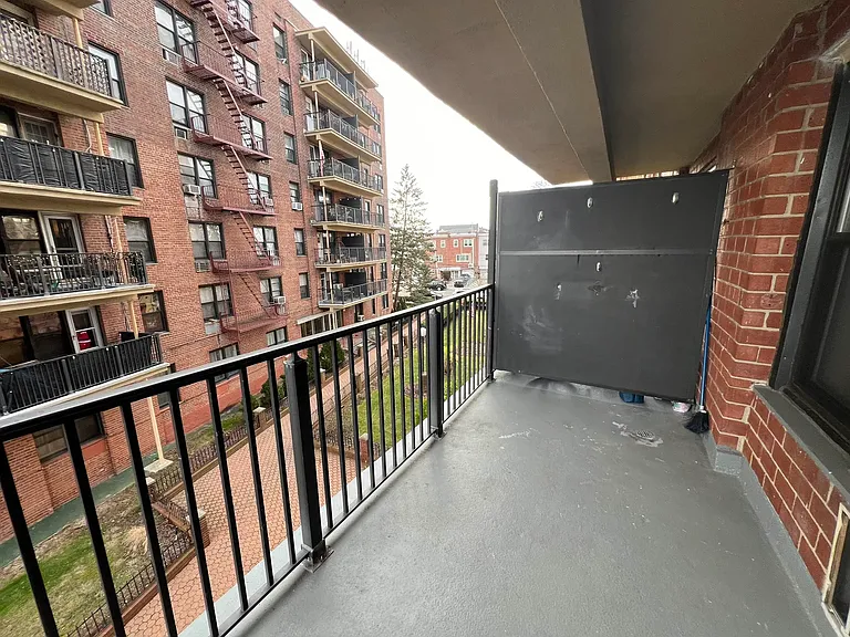 1068 Ward Ave #1E — Photo 19