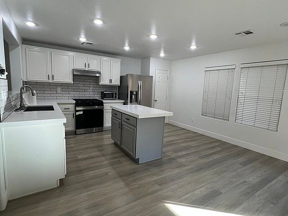 3rd image of 7219 Huckaby Ave
