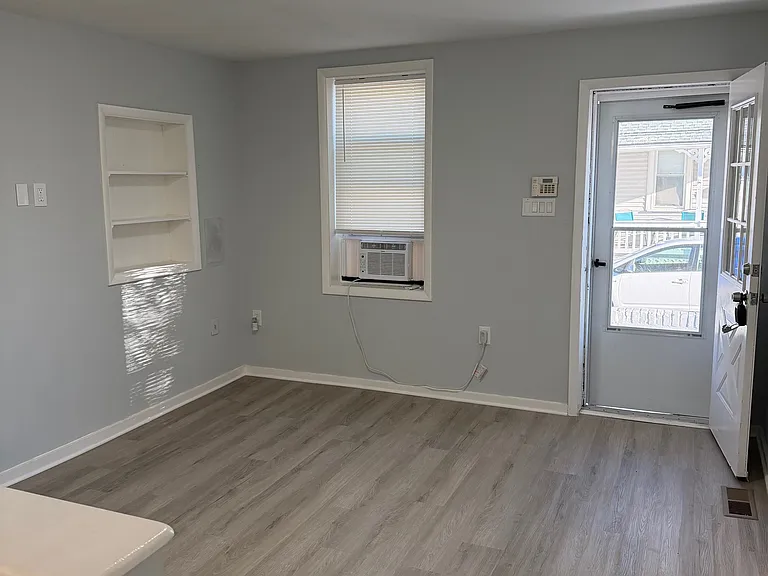 58 E Monroe St — Photo 4