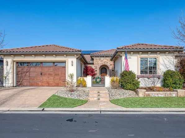 1842 E Buena Salud Way, Fresno, CA 93730