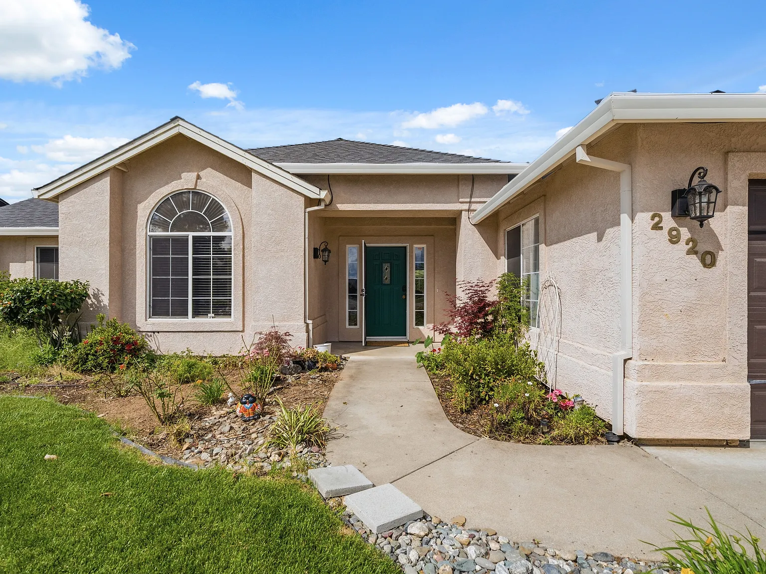 3 bed, 1926 sqft, $3,000 — Photo 4