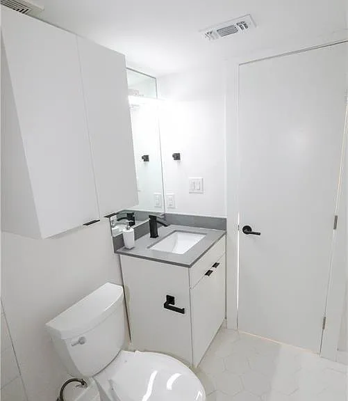 400 E 30th St #101 — Photo 23