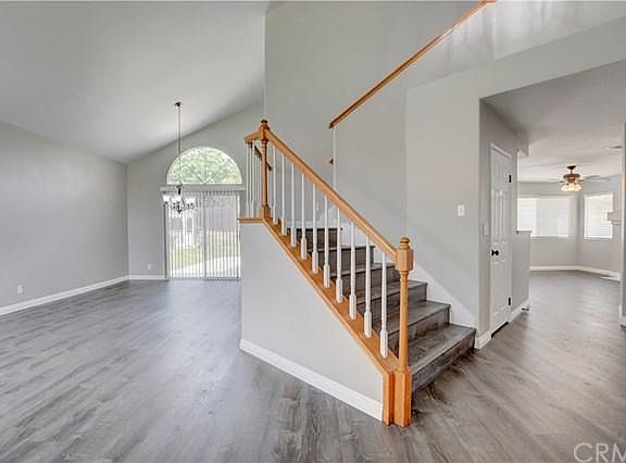 5th image of 1487 Sarona Ct