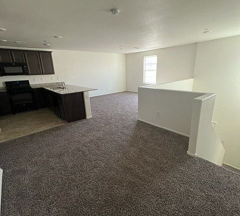 5th image of 4561 Woolcomber St