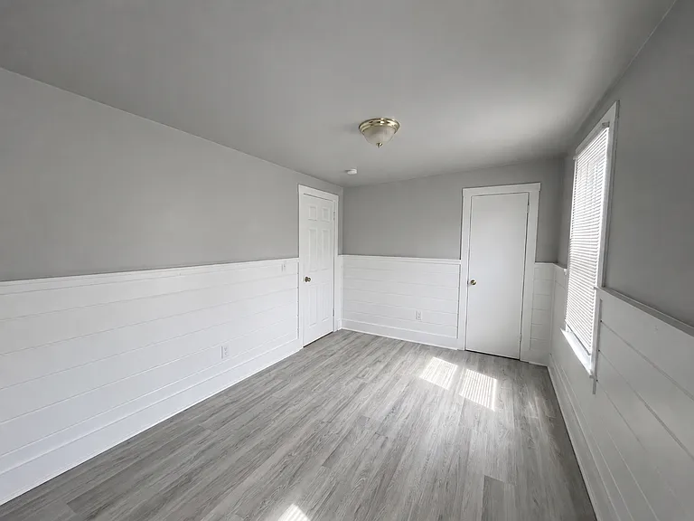 220 Weir St #4 — Photo 11