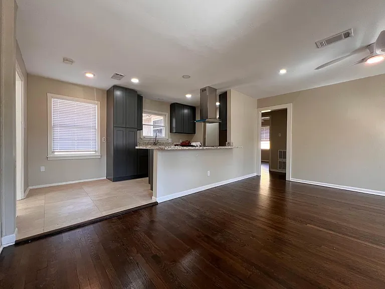 5834 Indigo St — Photo 10