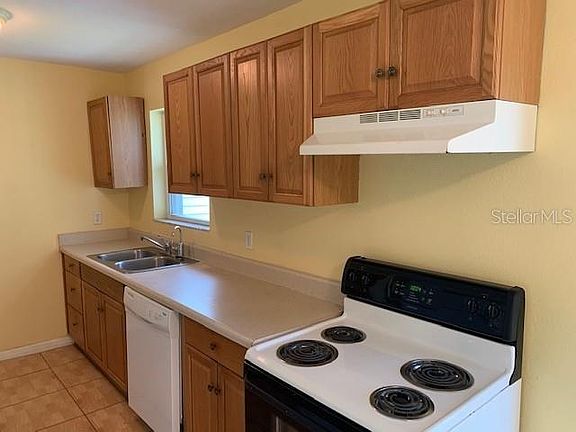 5th image of 2210 Birchcrest Blvd