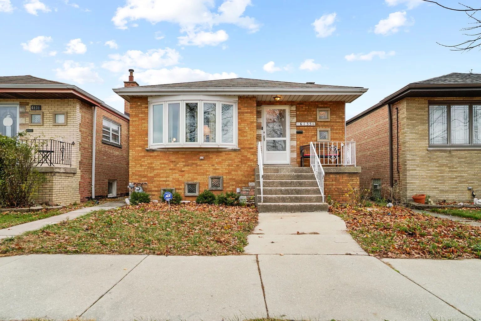 6135 W 63rd Pl photo 1