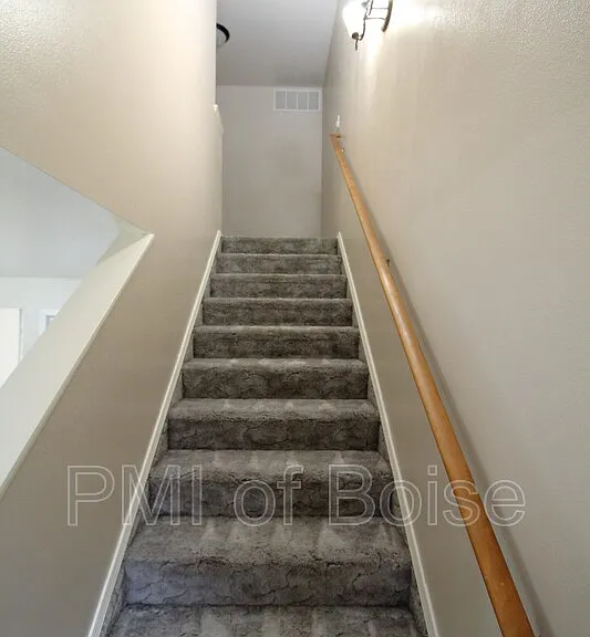 633 W Idaho Ave — Photo 7
