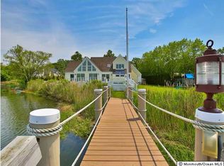 33 Mohawk Ave, Oceanport, NJ 07757