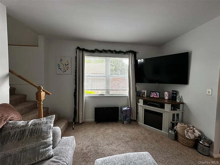 18 Green Pl — Photo 3