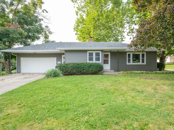 1201 S 8th Ave E, Newton, IA 50208